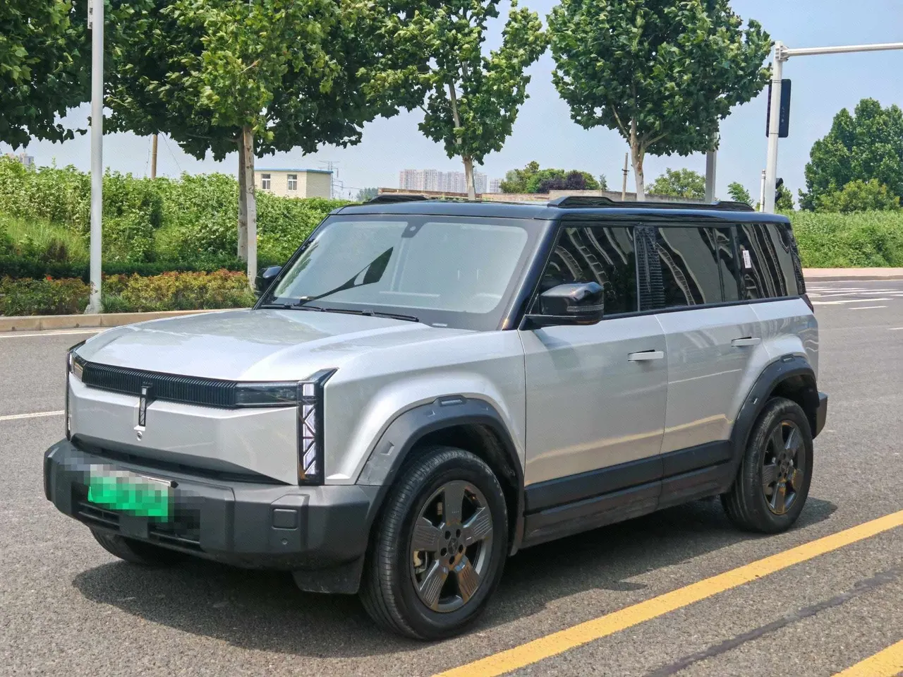 Open image lightbox: ICAR 2024 iCAR 03 401km Two-Drive Standard Advanced Automatic Gear