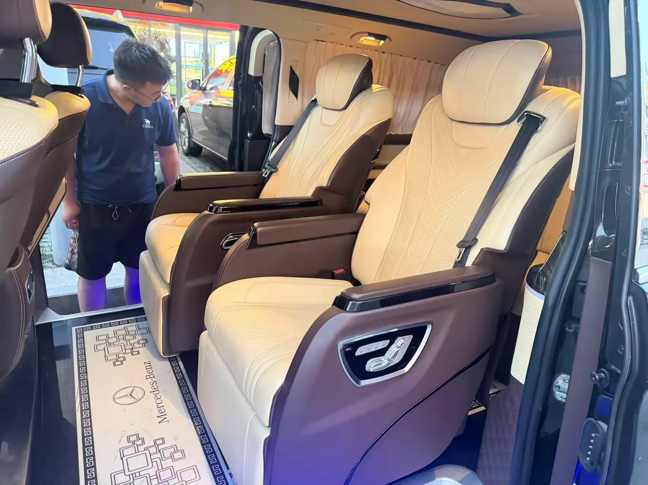 Mercedes Benz 2021 Vito 2.0T Elite Edition 7-seat Automatic Gear 2
