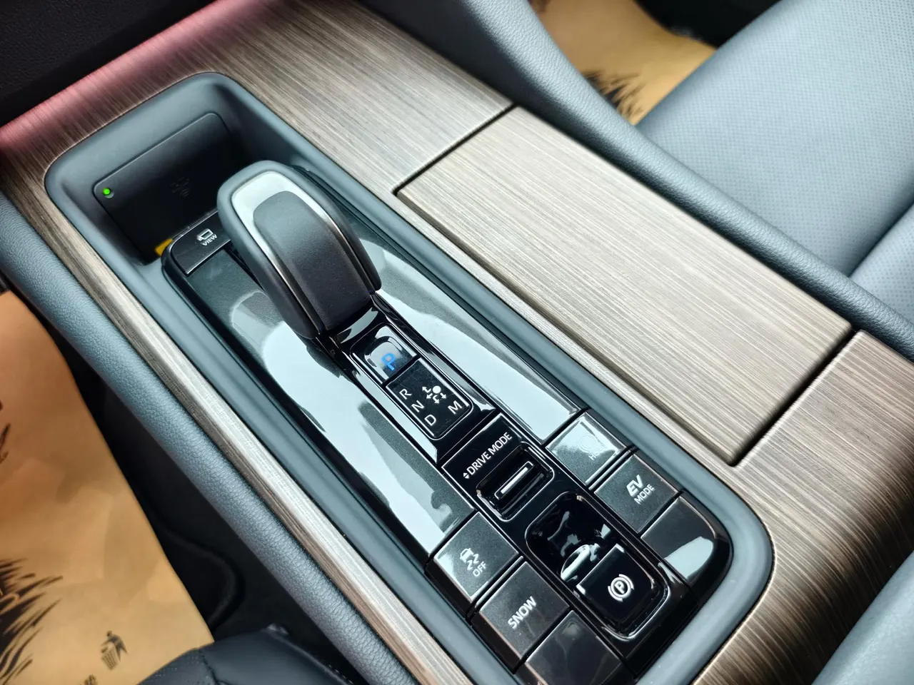 Toyota Crown (Imported) 2024 Crown 2.5 Stepless to Enjoy Automatic Gear 6