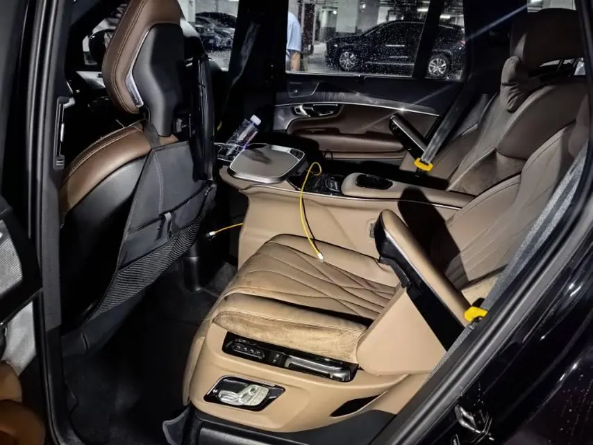 Volvo XC90 New Energy (Imported) 2021 XC90 PHEV 2.0T T8 Zhizun Deluxe Edition 7-seat Automatic Gear 16