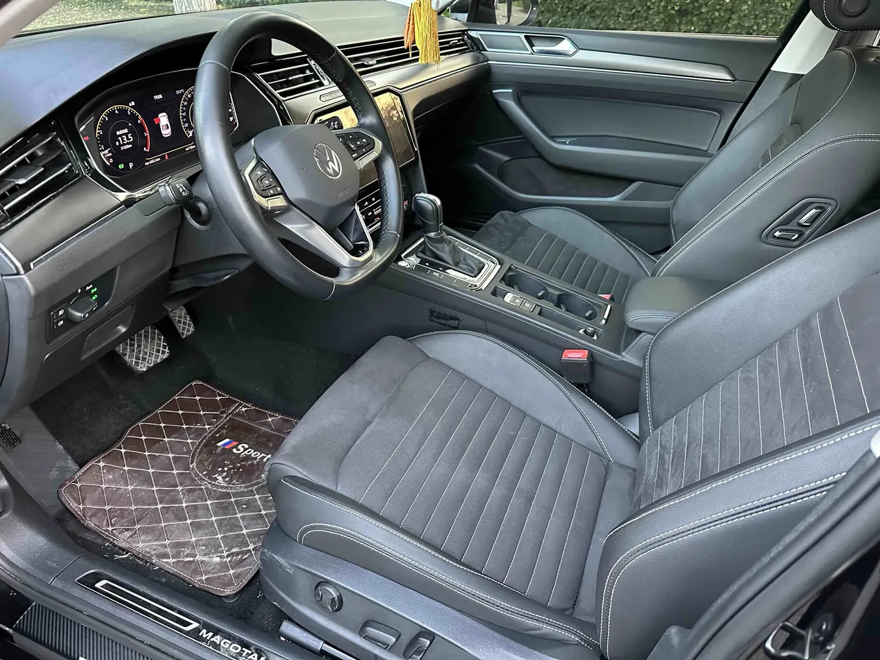 Volkswagen 2020 Magotan 2.0TSI 330TSI luxury automatic transmission 6
