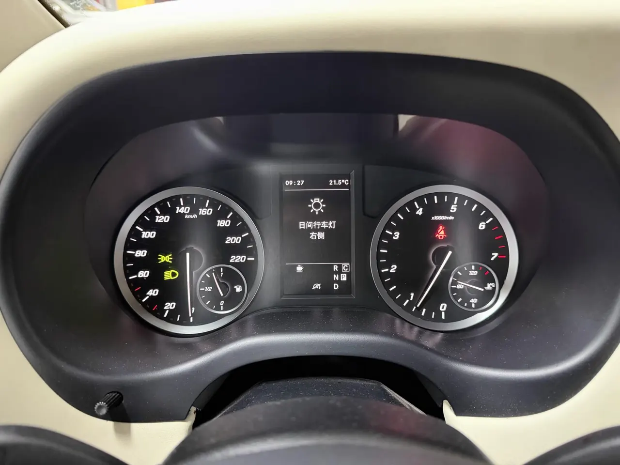 Mercedes Benz 2021 Vito 2.0T Elite Edition 7-seat Automatic Gear 12