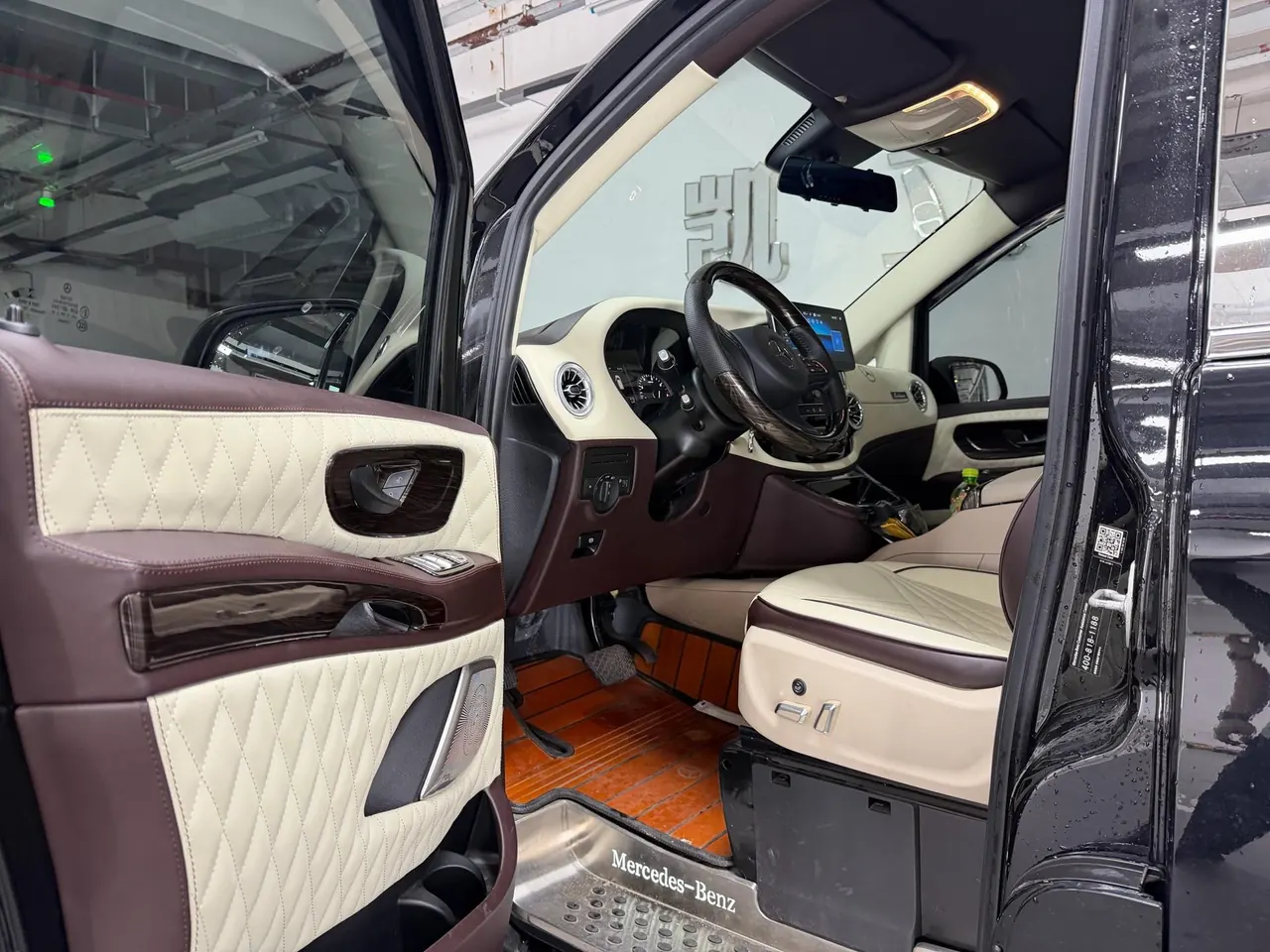 Mercedes Benz 2021 Vito 2.0T Elite Edition 7-seat Automatic Gear 4