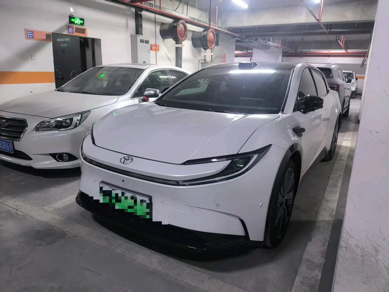 Toyota 2025 bZ 5 550 PRO Zhixing Edition Automatic Gear - View 1