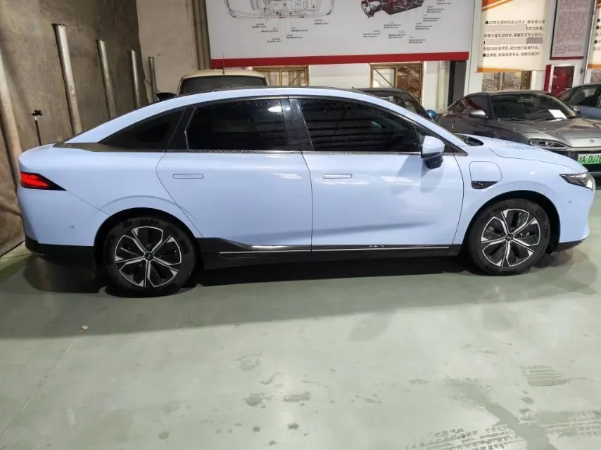 Xpeng 2021 P 5 550E automatic gear 3