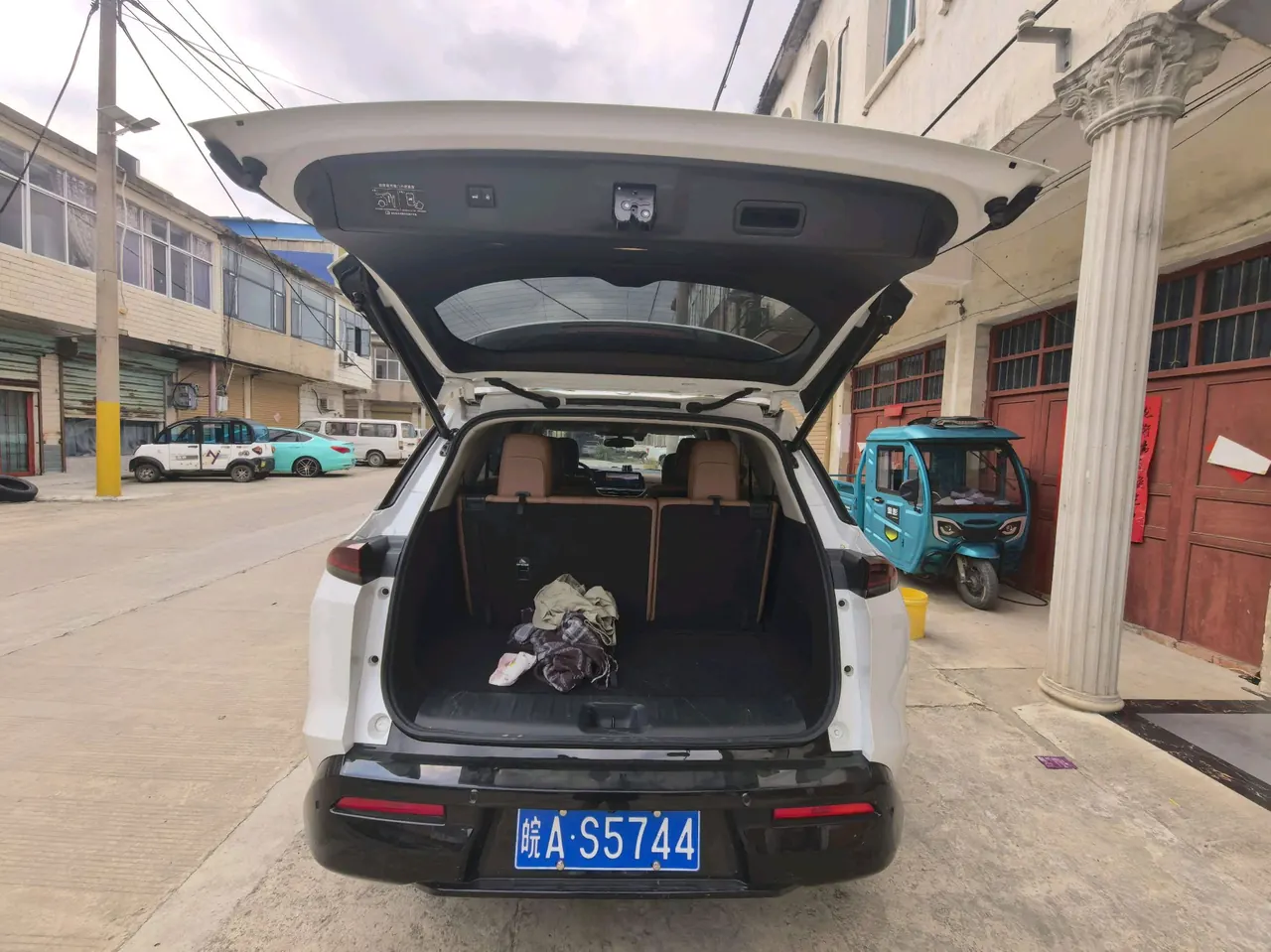 Nissan 2024 Tanlu 2.0T 380VC-TURBO 4-wheel drive Zhizun Edition 6-seat automatic gear 10