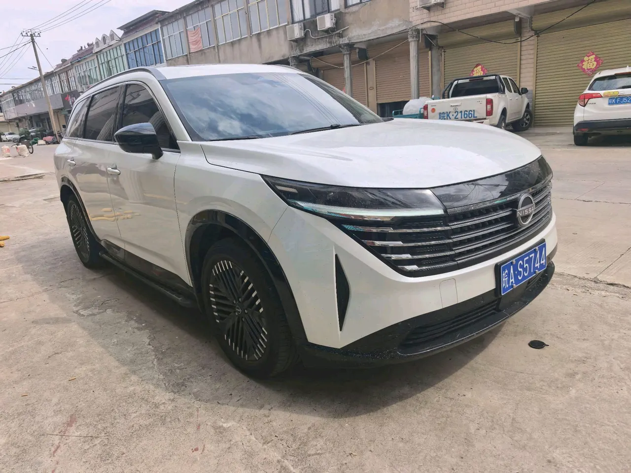 Nissan 2024 Tanlu 2.0T 380VC-TURBO 4-wheel drive Zhizun Edition 6-seat automatic gear 2