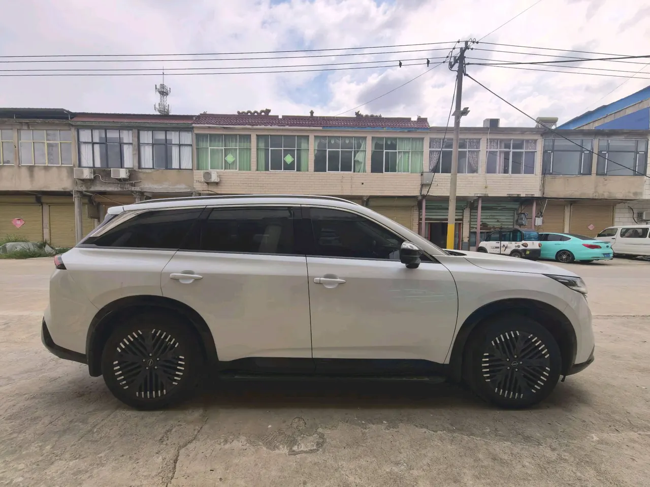 Nissan 2024 Tanlu 2.0T 380VC-TURBO 4-wheel drive Zhizun Edition 6-seat automatic gear 3