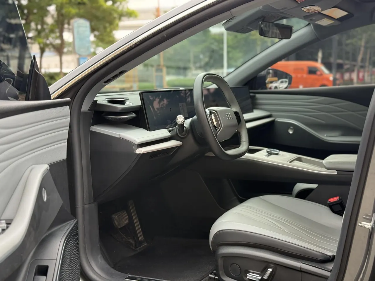 Geely Galaxy 2024 E 8 550km Rear Drive Longteng Edition Automatic Gear 4