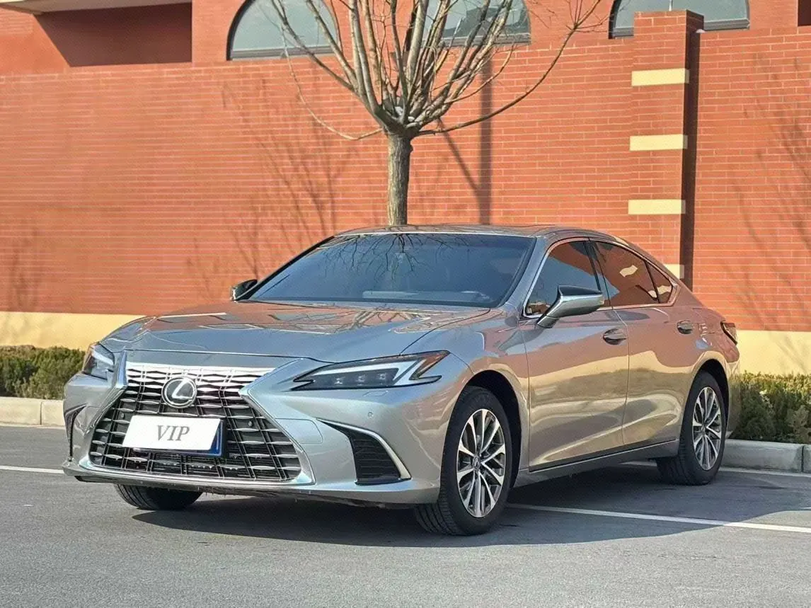 打开图片灯箱:Lexus ES (Imported) 2025 ES200 2.0 Stepless Special Edition Automatic Gear