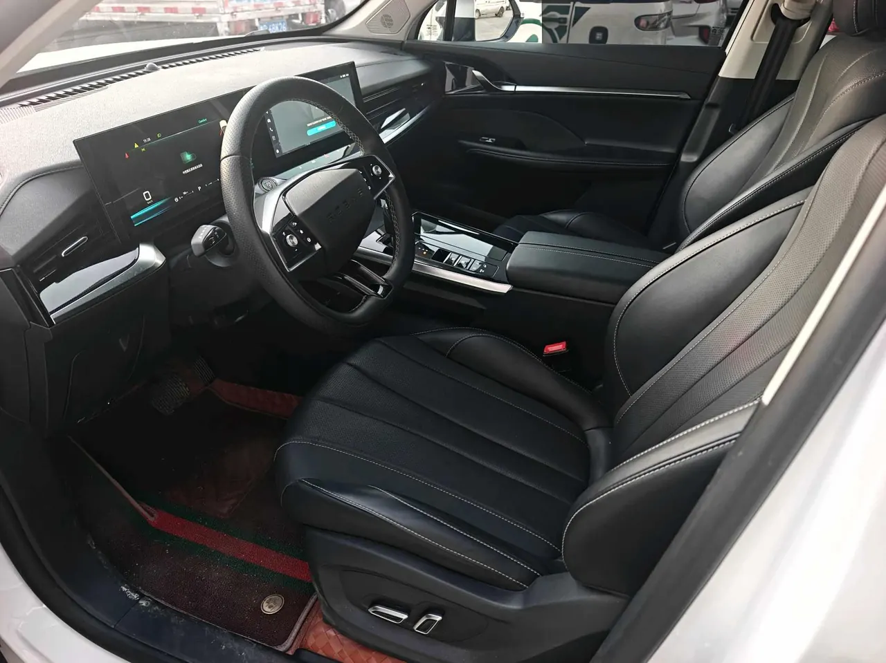 Roewe 2022 RX5 MAX 1.5T has a distinguished version of automatic gear 7