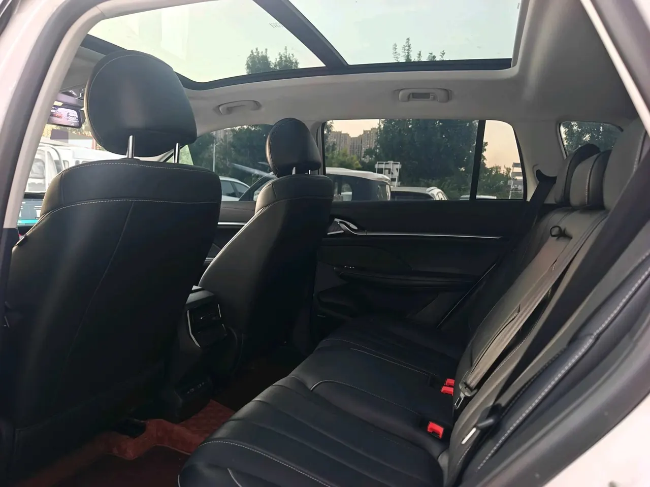 Roewe 2022 RX5 MAX 1.5T has a distinguished version of automatic gear 8