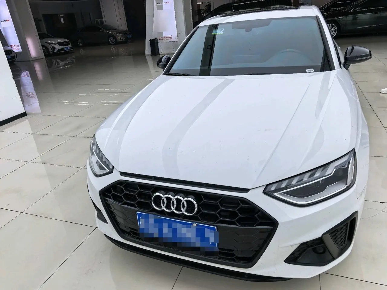 Audi 2025 A4L 2.0TFSI 40TFSI 2 million‑vehicle celebration edition, luxury sporty model, automatic transmission 2