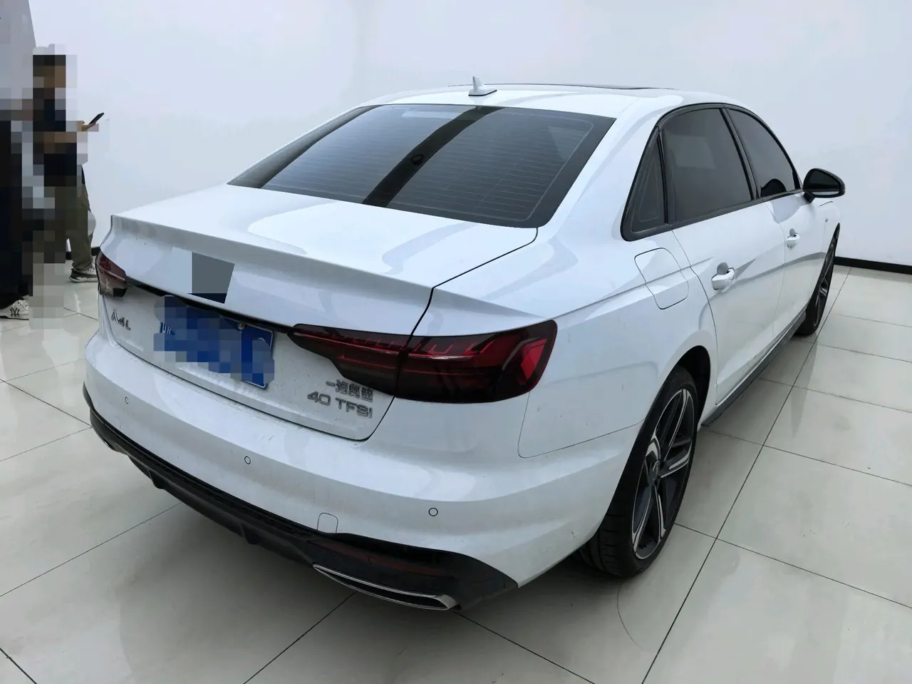Audi 2025 A4L 2.0TFSI 40TFSI 2 million‑vehicle celebration edition, luxury sporty model, automatic transmission 5