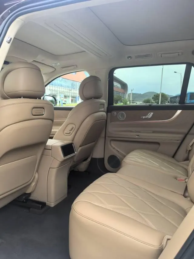 AITO 2025 AITO M9 extended range Ultra version 52kWh5 seat version automatic gear 7