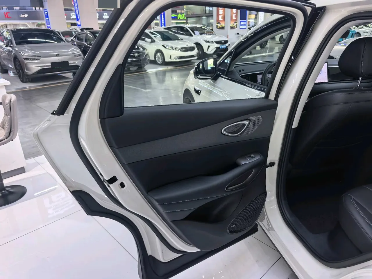 BYD 2025 Sea Lion 05 EV 520KM Zhihang Edition Automatic Gear 9
