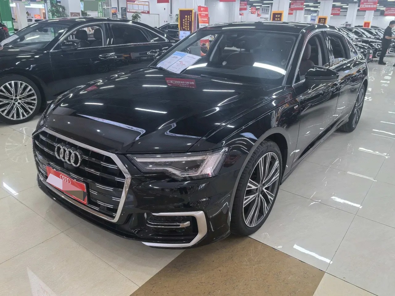 打开图片灯箱:Audi 2025 A6L 2.0TFSI 45TFSI Selected Dynamic Ventilation Comfortable Bag Automatic Gear