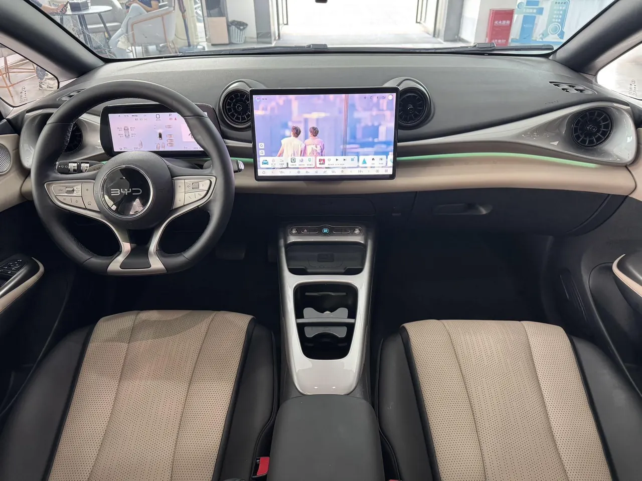 BYD 2025 Dolphin Smart Driving 410km Fashion Automatic Gear 6