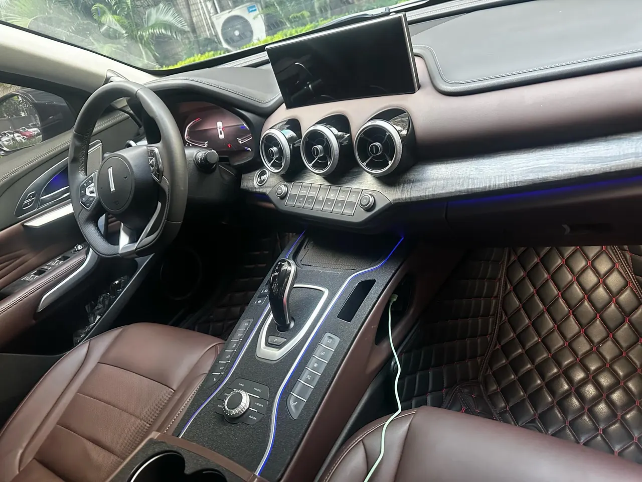 WEY 2020 VV7 2.0T Super Luxury Automatic Gear 4