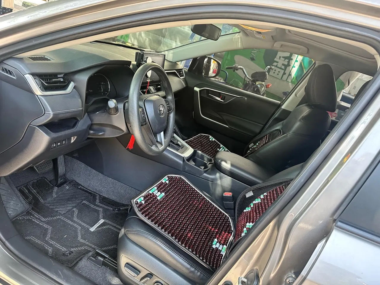 Toyota 2022 RAV4 Rongbo 2.0 Stepless Two-Drive Fashion Edition Automatic Gear 3