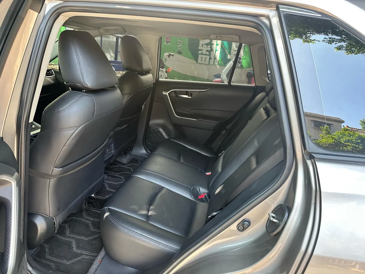 Toyota 2022 RAV4 Rongbo 2.0 Stepless Two-Drive Fashion Edition Automatic Gear 4