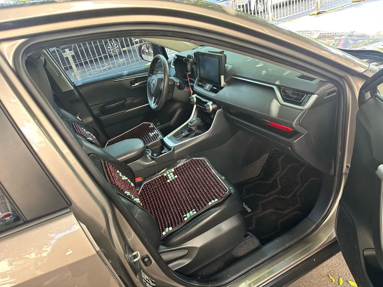 Toyota 2022 RAV4 Rongbo 2.0 Stepless Two-Drive Fashion Edition Automatic Gear 6