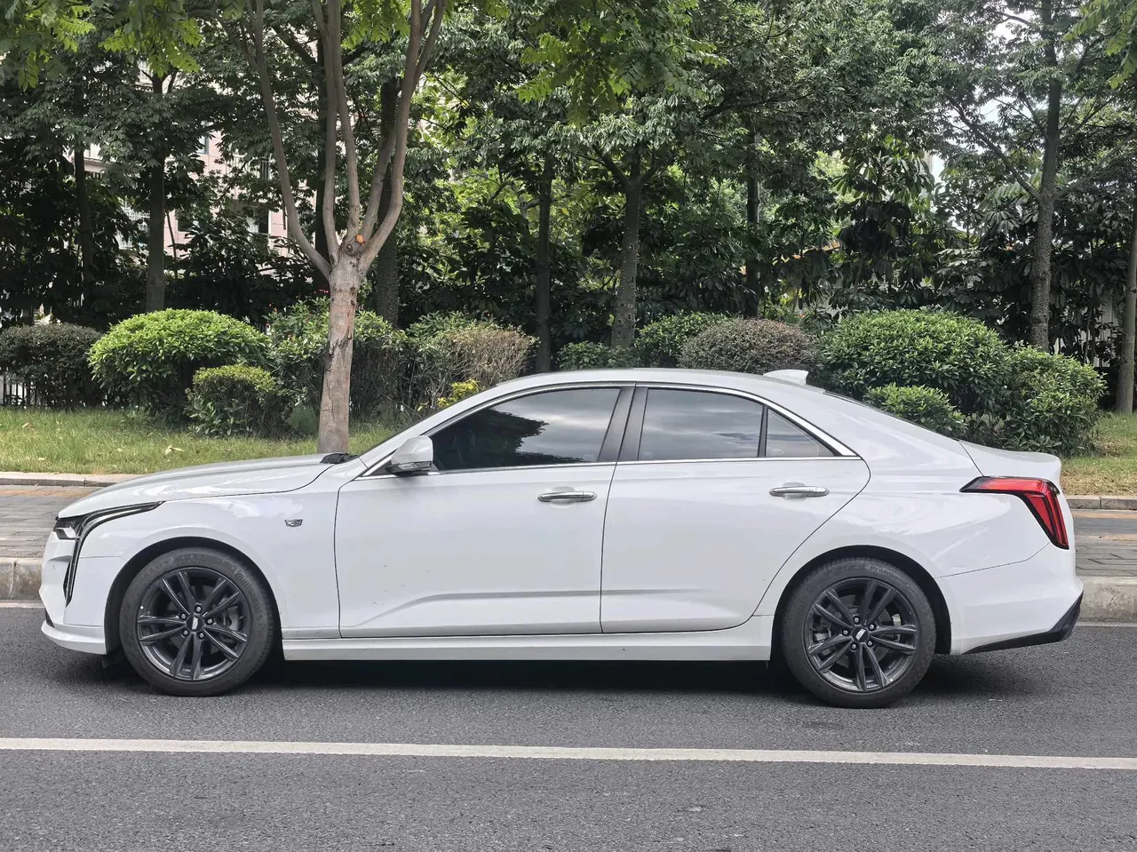 Cadillac 2022 CT4 2.0T 28T luxury automatic gear 3