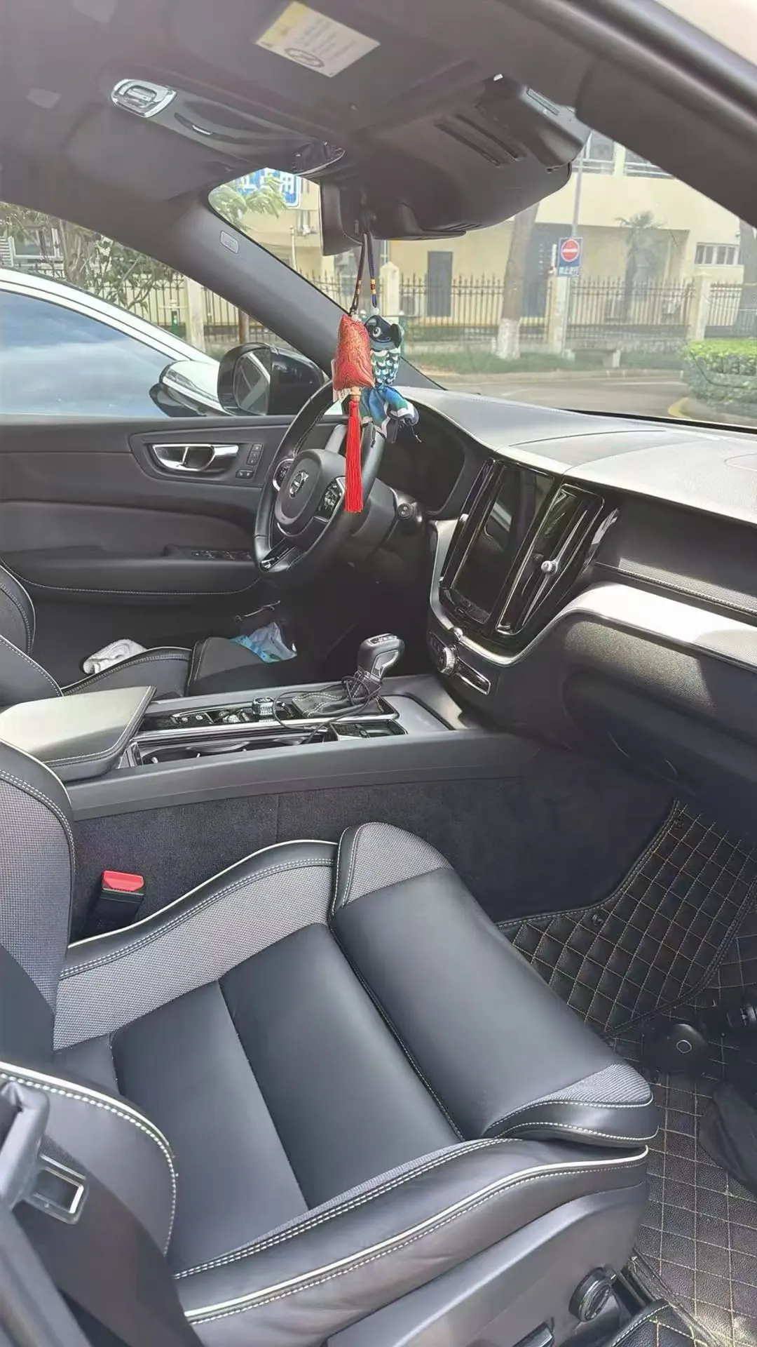 Volvo 2021 XC60 2.0T T5 4-wheel drive Zhiyuan Sports Edition Automatic Gear 4