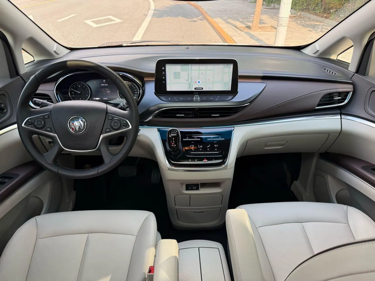 Buick 2021 GL8 Land Business Class 2.0T 652T Luxury Automatic Gear 5