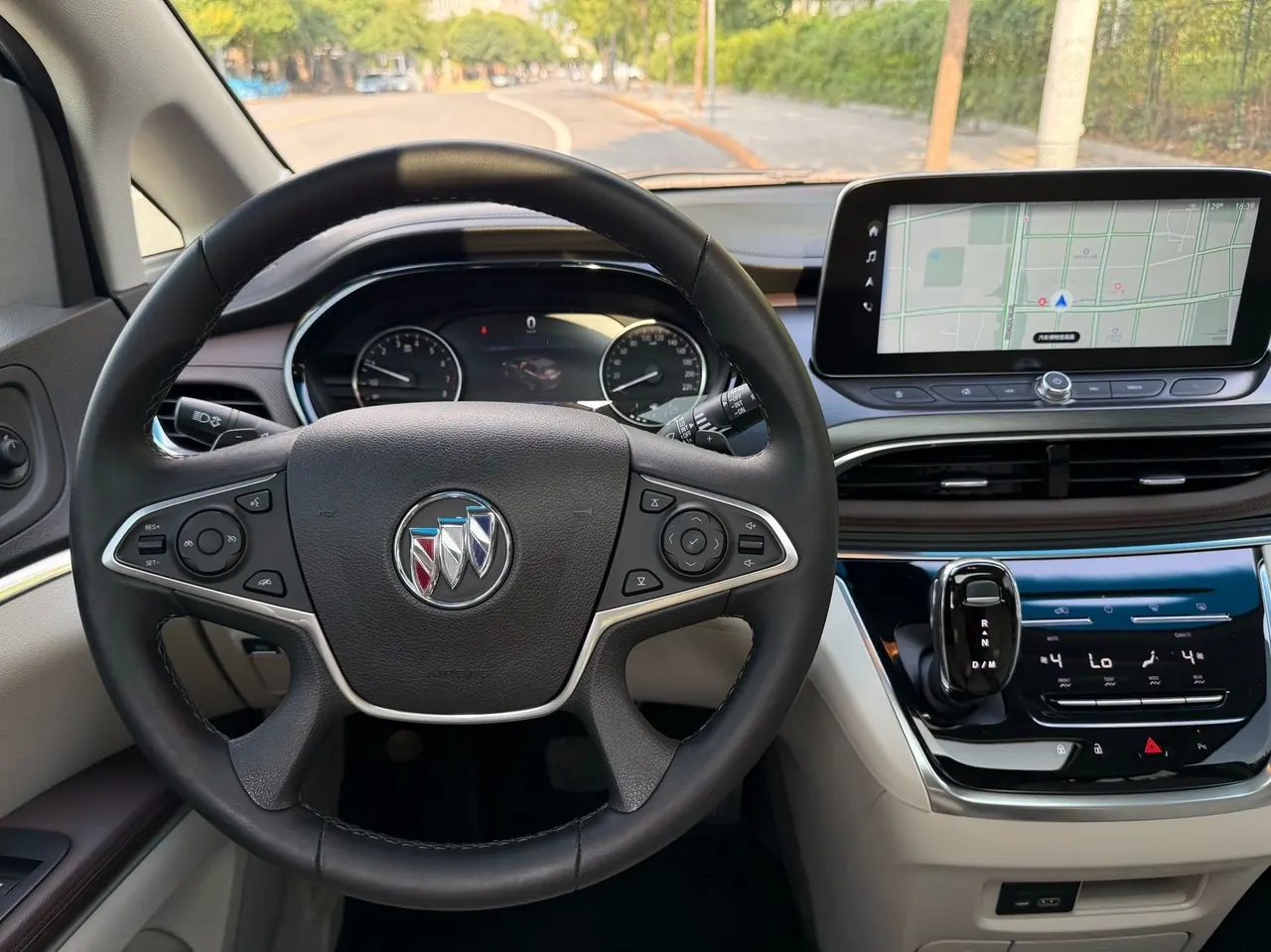 Buick 2021 GL8 Land Business Class 2.0T 652T Luxury Automatic Gear 6