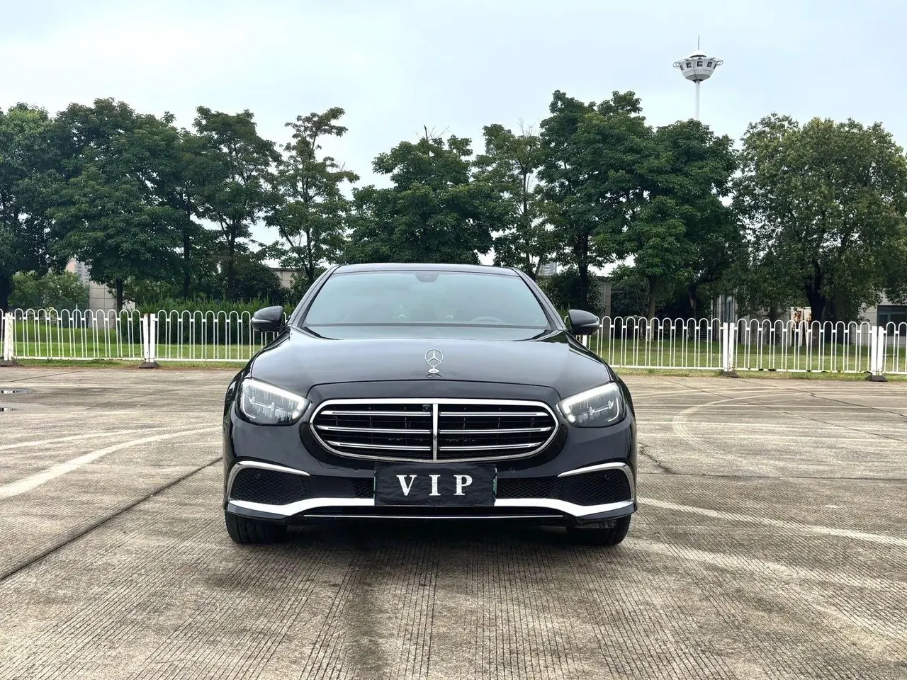 Mercedes Benz Class E New Energy 2022 E 350 e L 2.0T (Change 2) Automatic Gear 2