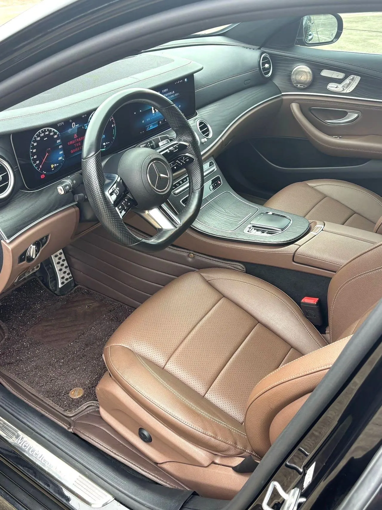Mercedes Benz Class E New Energy 2022 E 350 e L 2.0T (Change 2) Automatic Gear 8