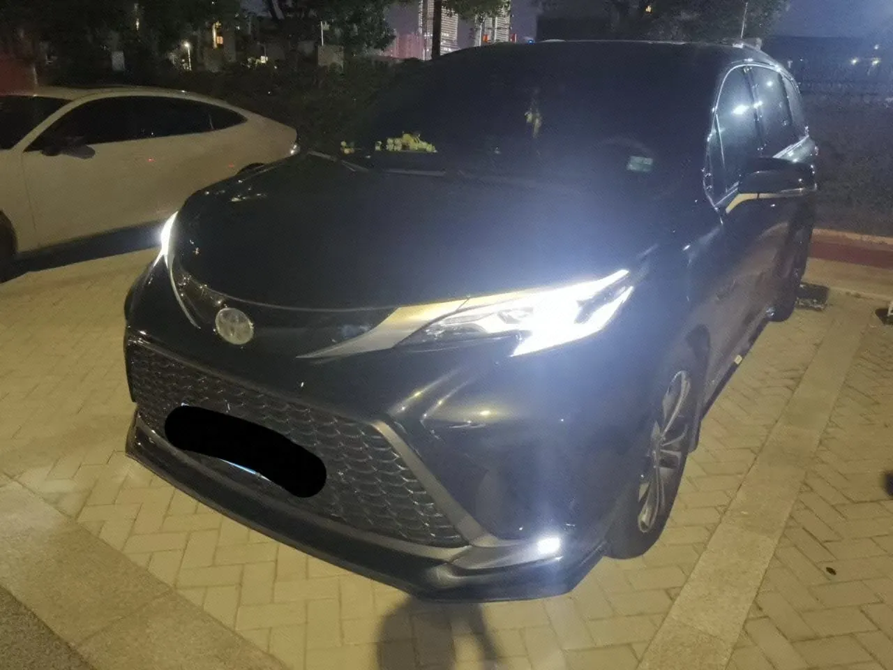 Open image lightbox: Toyota 2023 Grevia HYBRID 2.5 Stepless Flagship VIP Edition Automatic Gear