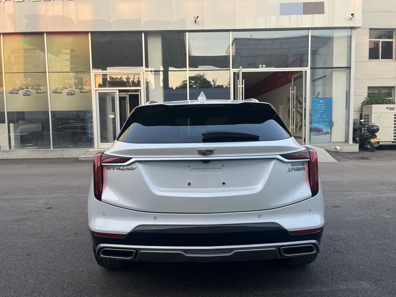 Cadillac 2023 GT4 48V 1.5T 25T Luxury Automatic Gear 12
