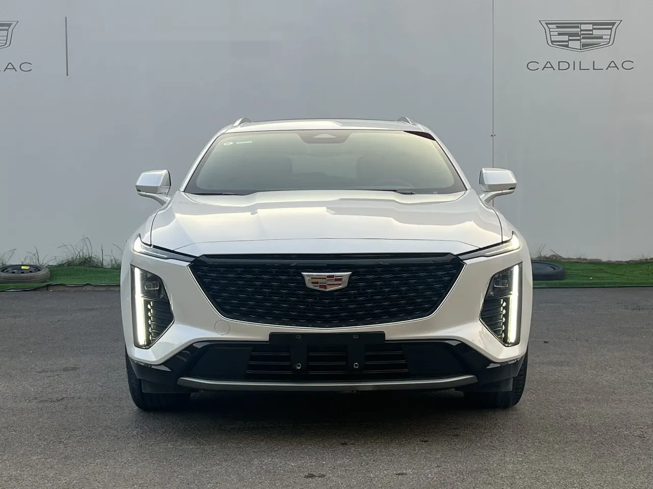 Cadillac 2023 GT4 48V 1.5T 25T Luxury Automatic Gear 2