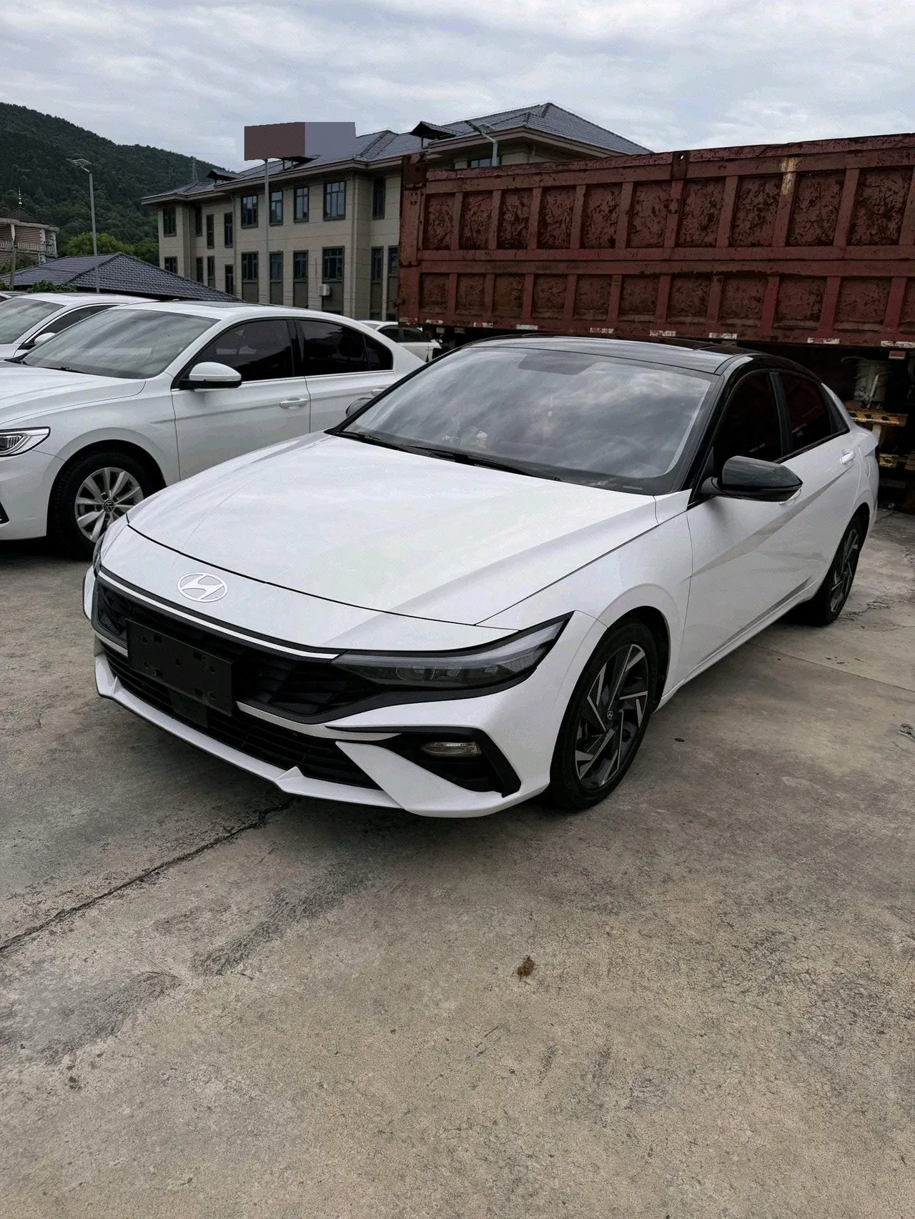 Open image lightbox: Hyundai 2023 Elantra-sedan 1.5 stepless GLX elite automatic gear