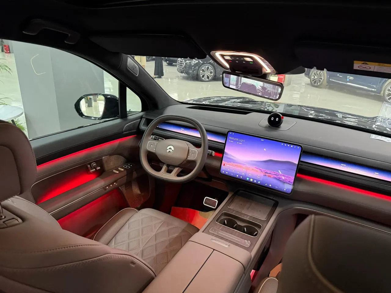 Open image lightbox: NIO 2026 ES8 6-seat executive deluxe automatic gear