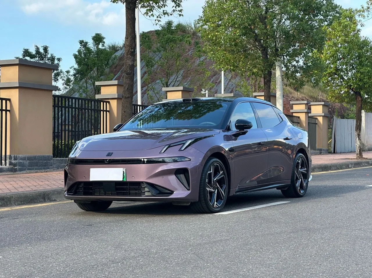 打开图片灯箱:LYNK&CO 2026 LYNK&CO 07 EM-P 1.5T 126 Long Endurance Ultra H7 Automatic Gear