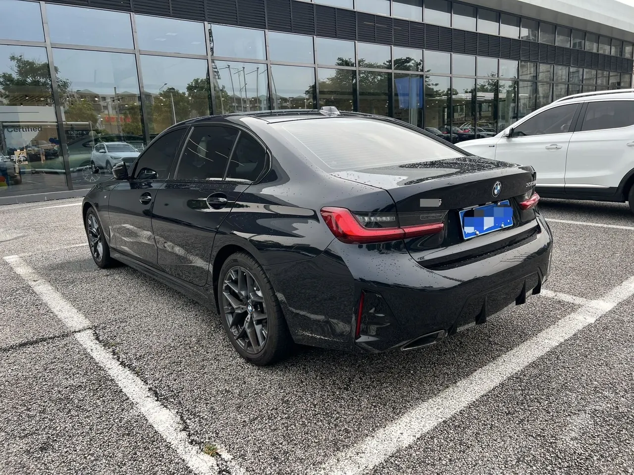 BMW 3 Series 2026 330Li 2.0T M Sports Obsidian Night Suit Automatic Gear 6