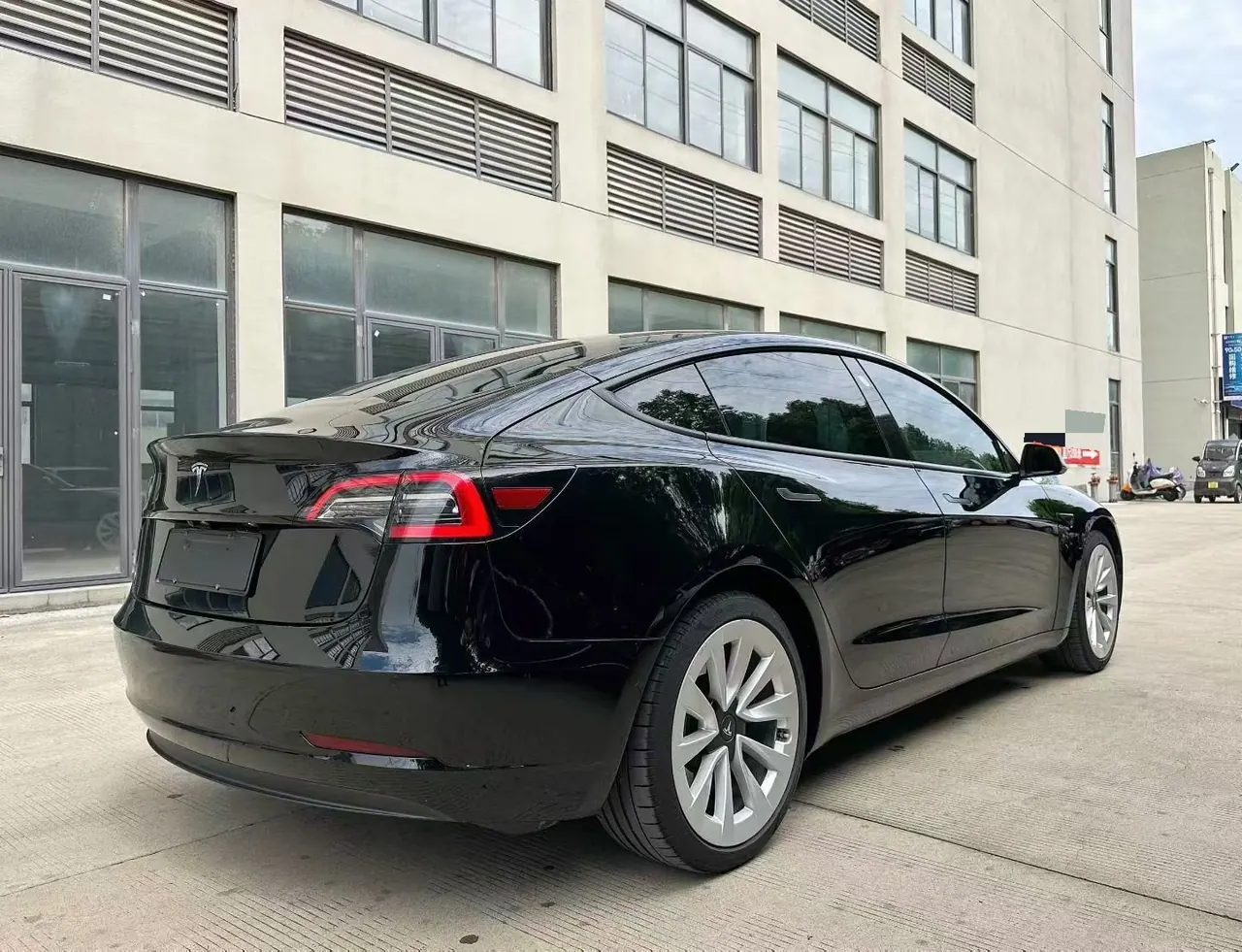 Tesla 2023 Model 3 Rejuvenation Edition Rear Wheel Drive Automatic Transmission 9