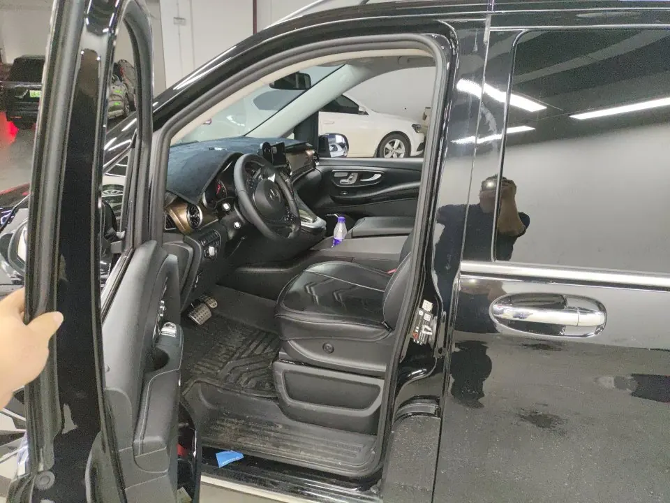 Mercedes Benz V 2022V 260 2.0T Premium Edition Automatic Gear 5