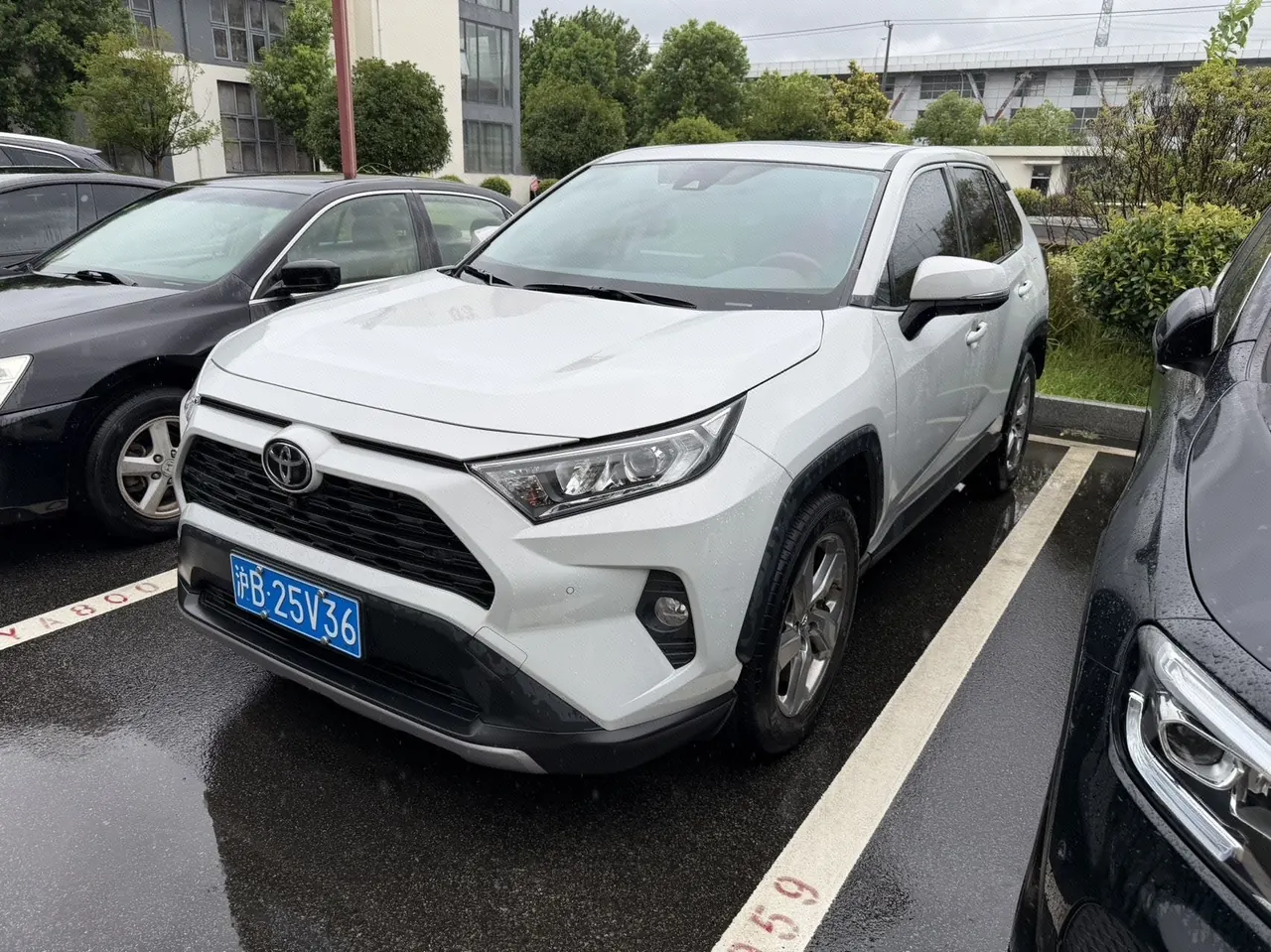 Open image lightbox: Toyota 2022 RAV4 Rongbo 2.0 Stepless Two-Drive Fashion Plus Edition Automatic Gear