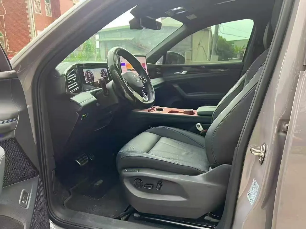 Volkswagen 2024 Tiguan L PRO 2.0TSI 330TSI Two-Drive R-Line Smart Collar Edition Automatic Gear 2