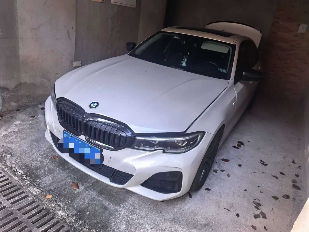 Open image lightbox: BMW 3 Series 2020 330Li xDrive 2.0T M Sports Obsidian Night Suit Automatic Gear