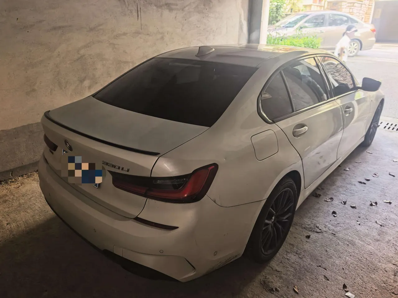 BMW 3 Series 2020 330Li xDrive 2.0T M Sports Obsidian Night Suit Automatic Gear 5