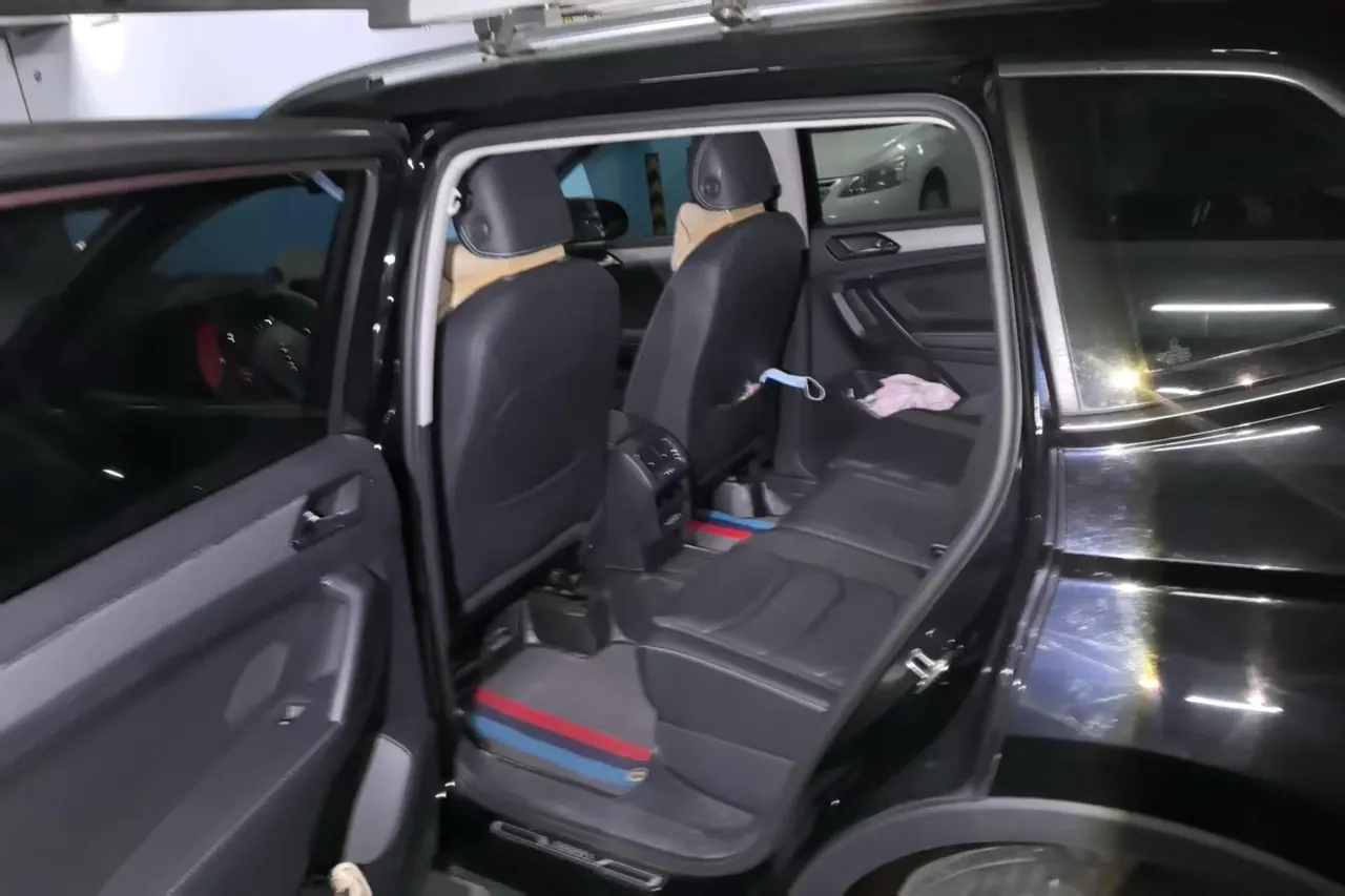 Volkswagen 2020 Tiguan L 2.0TSI 330TSI Two-Drive Smart Deluxe Automatic Gear 6