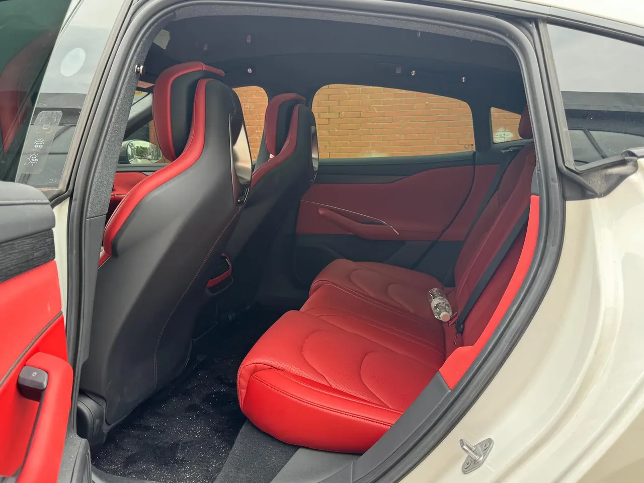MI 2024 SU 7 700km Rear Drive Long Endurance Smart Driving Edition Automatic Gear 6