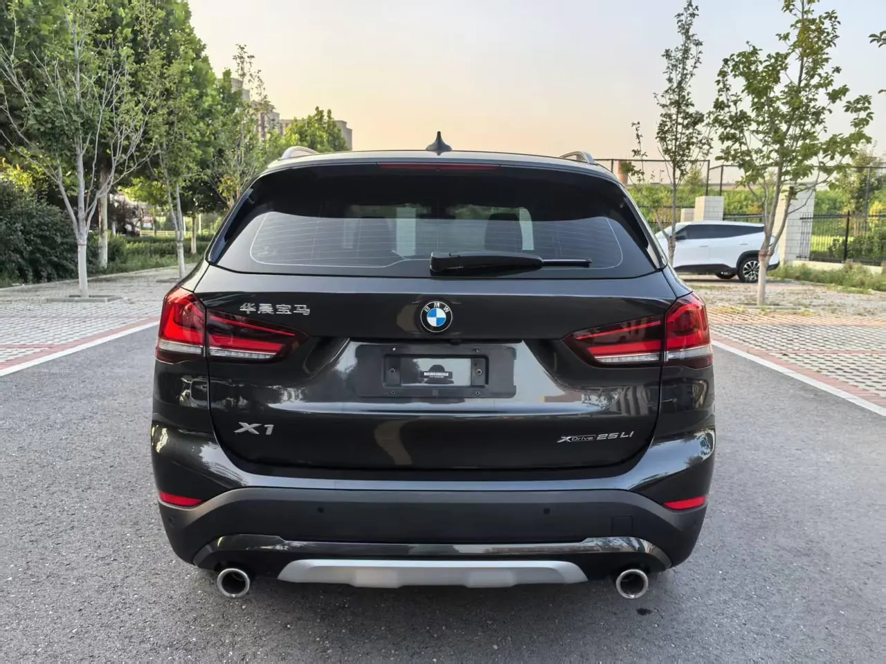 BMW 2021 X1 xDrive25Li 2.0T exclusive automatic gear 5