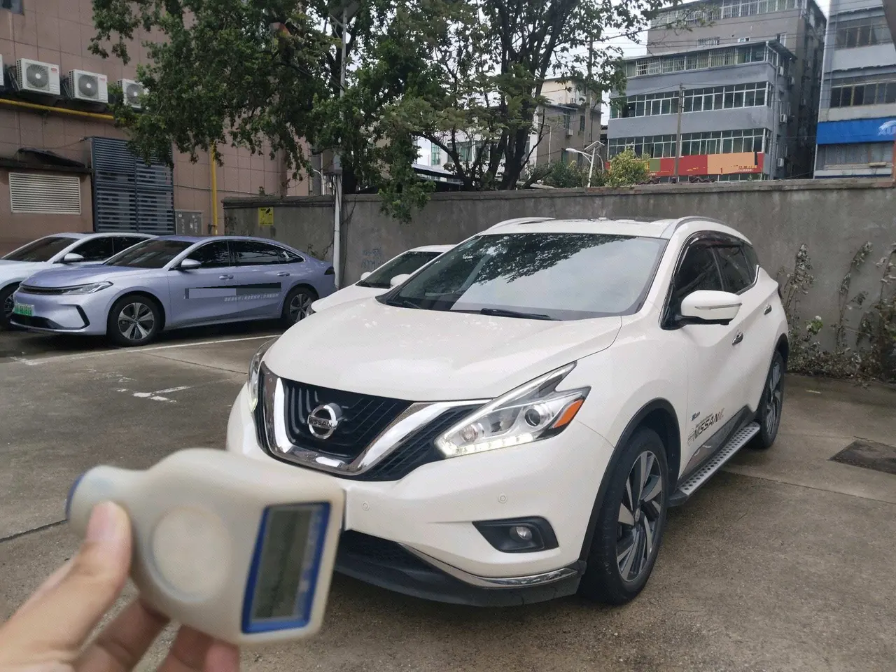 Nissan 2021 Loulan HEV 2.5T Stepless S/C HEV XE Four-wheel Drive Zhilian Zunshang Edition Automatic Gear - View 1
