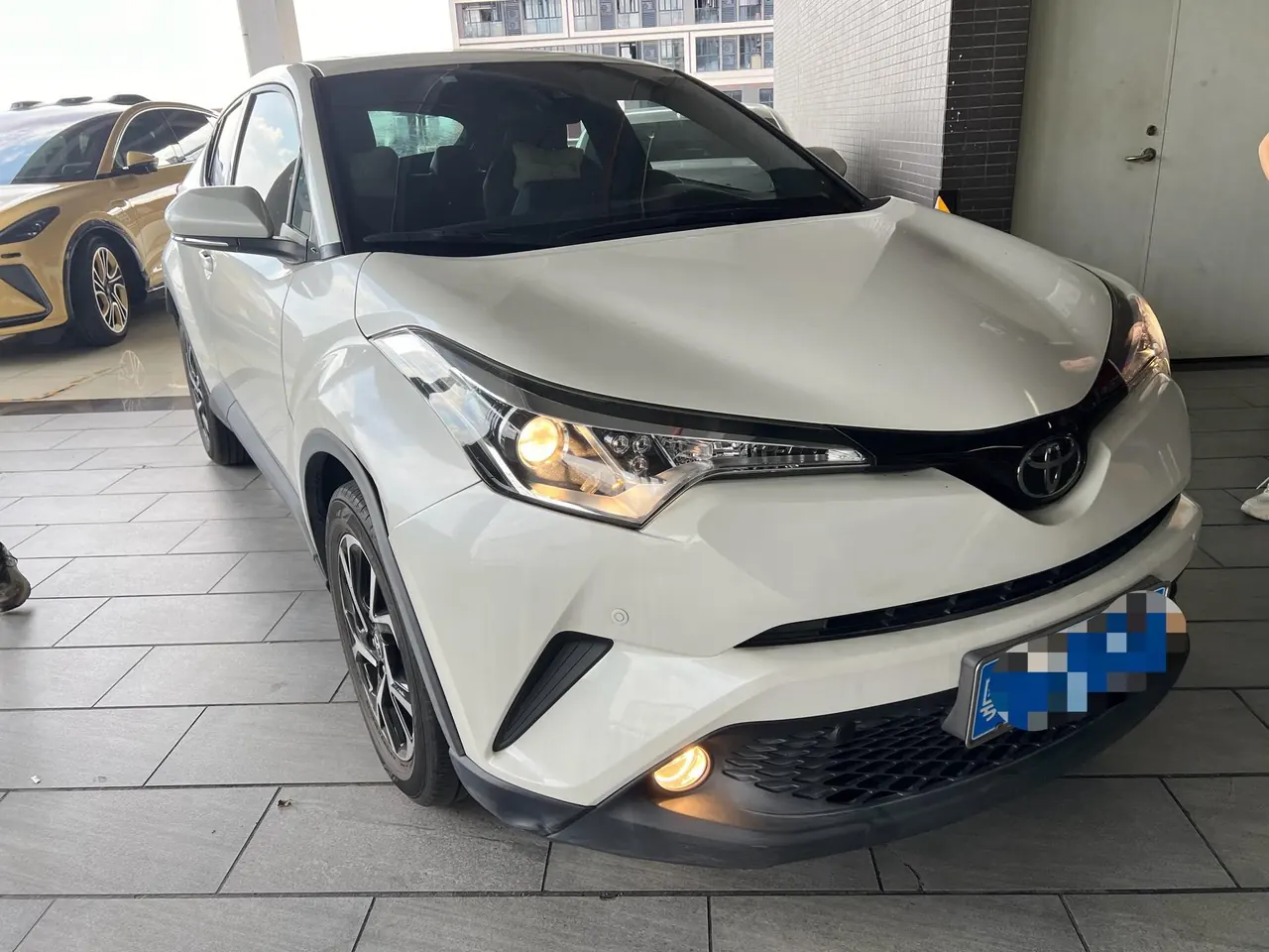 Toyota 2020 C- HR 2.0 stepless leading version of automatic gear 4